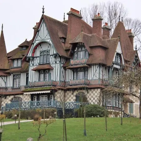 Balcon Avec Vue Sur Le Golf - Parking Gratuit Sur Place Et Piscine Chauffee Deauville