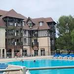 Balcon Avec Vue Sur Le Golf - Parking Gratuit Sur Place Et Piscine Chauffee *