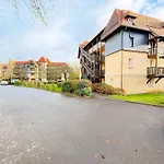 公寓 Balcon Avec Vue Sur Le Golf - Parking Gratuit Sur Place Et Piscine Chauffee 多维尔
