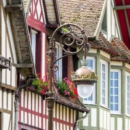 Balcon Avec Vue Sur Le Golf - Parking Gratuit Sur Place Et Piscine Chauffee 公寓 多维尔