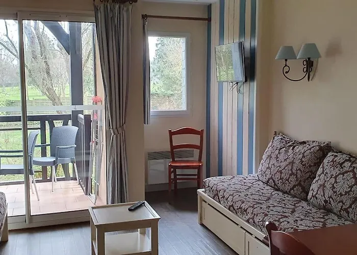 Balcon Avec Vue Sur Le Golf - Parking Gratuit Sur Place Et Piscine Chauffee شقة *