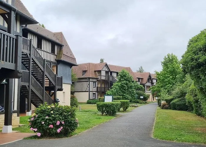 Balcon Avec Vue Sur Le Golf - Parking Gratuit Sur Place Et Piscine Chauffée Deauville